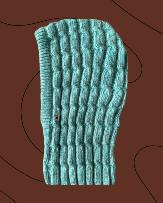 Cagoule tricoté à la main